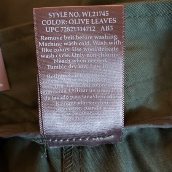 White Stag Olive Leaves Capri with Stripe Belt Size 6 NWT - Picture 6 of 6